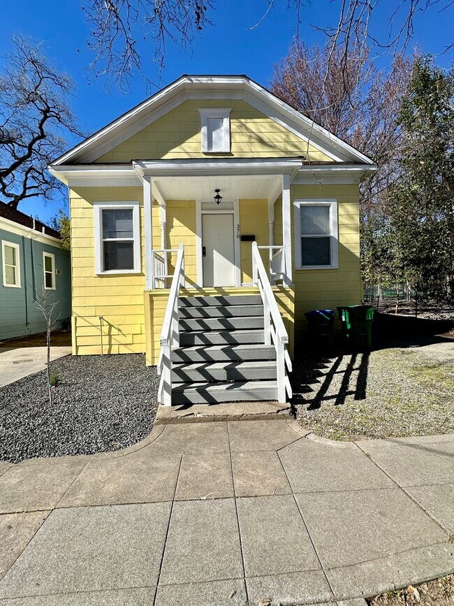 Primary Photo - Reserve Now for June 2026! Great House in ...