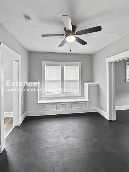 Building Photo - 2932 E 118th St