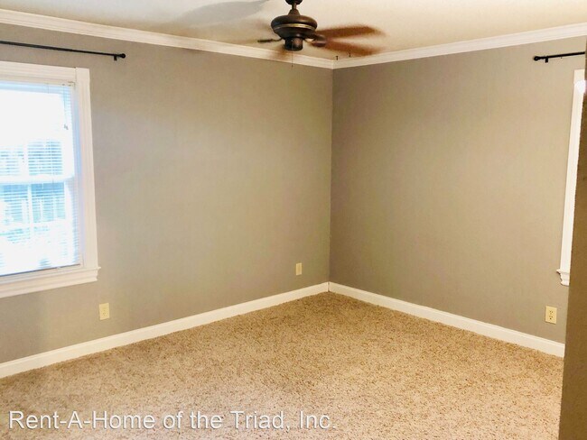 Building Photo - 3 br, 2 bath House - 4710 Beechcroft Drive