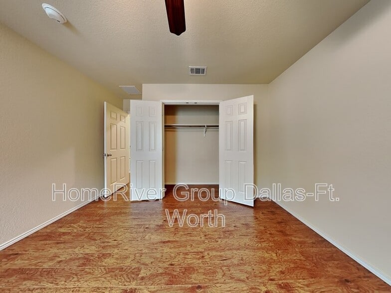 Building Photo - 10622 Midway Dr