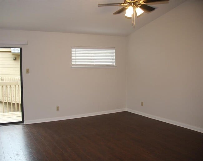 Building Photo - 6750 Sands Point Dr