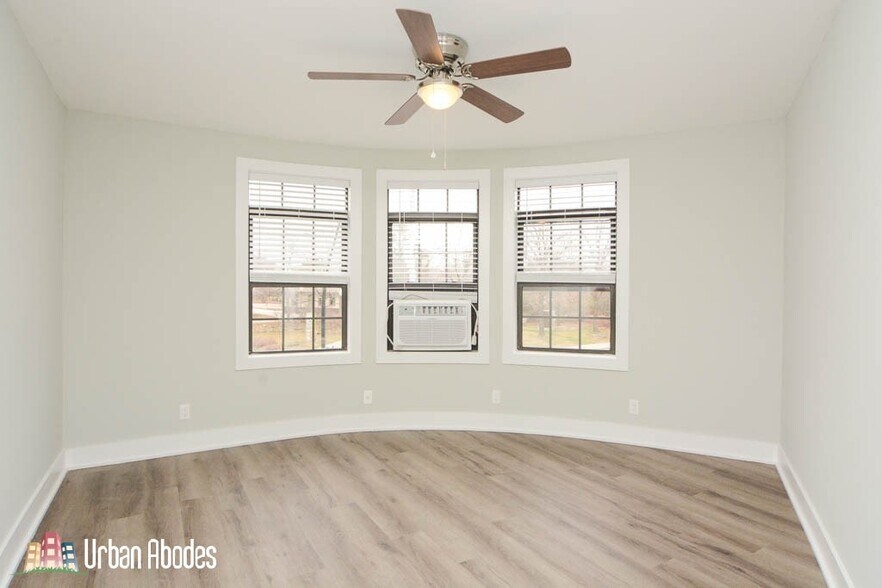 Building Photo - 727 Saint Johns Ave