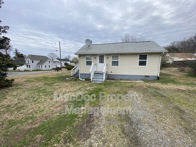 Building Photo - 5472 Riverview Dr