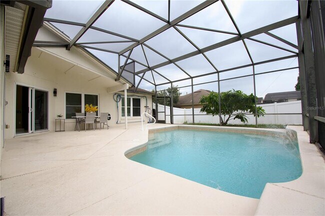 Building Photo - 447 Via Del Sol Dr