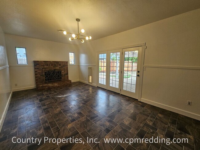 Building Photo - Spacious 3-Bedroom House with Gated Pool in Panorama Heights Coming Available Soon!