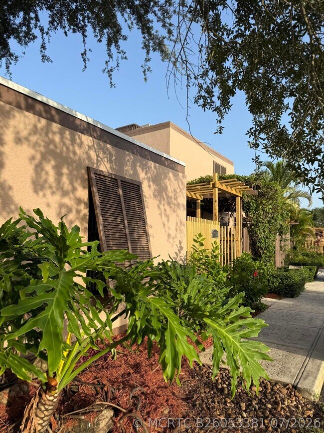 Building Photo - 1041 NW 124th Ave