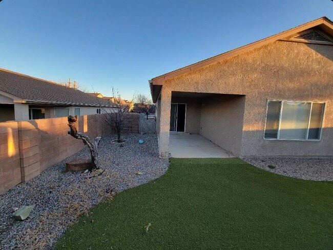 Building Photo - 2627 Sun Canyon Ln SW