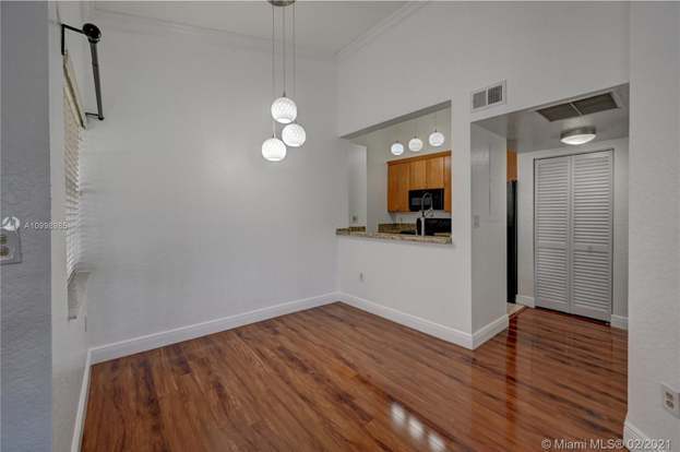 Building Photo - 2850 N Oakland Forest Dr