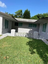 Building Photo - 3 Bedroom House