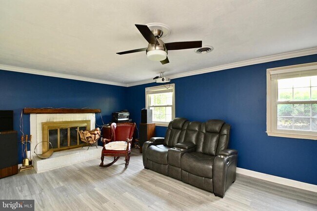 Building Photo - 10612 Anita Dr