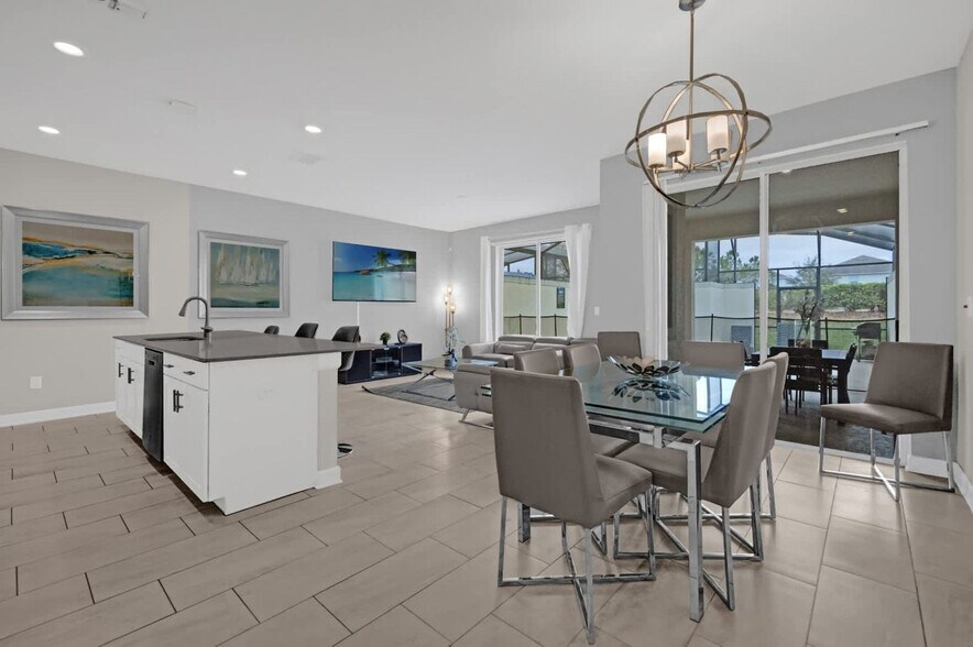 Building Photo - 8915 Stinger Dr
