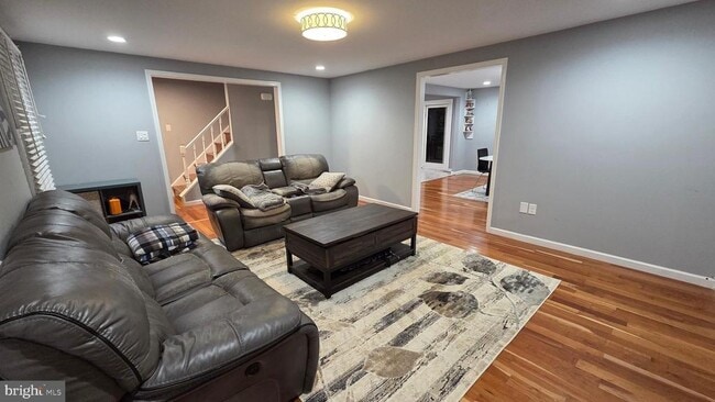 Building Photo - 16549 Sioux Ln