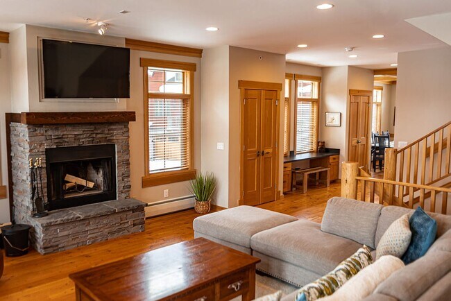 Building Photo - Immaculate Spanish Peaks Condo with Hot Tub & Pool Access