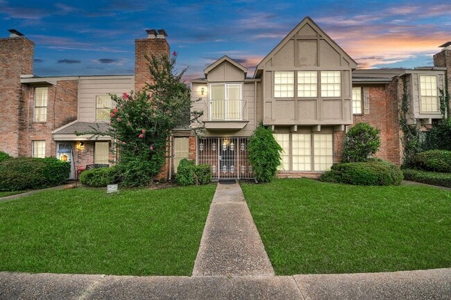 Primary Photo - 3009 Beecave Dr