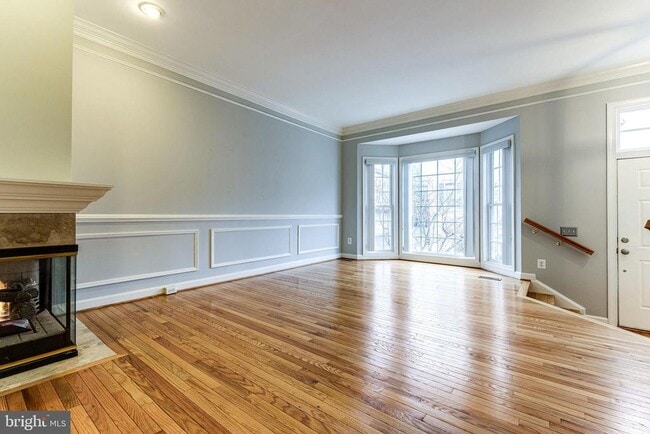 Building Photo - 953 Harrison Cir