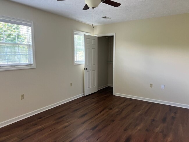 Building Photo - AVAILABLE April  2026! Secluded 2 bedroom Condo, Located minutes to Downtown JC & ETSU