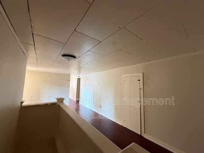 Building Photo - 1435 18th St NE
