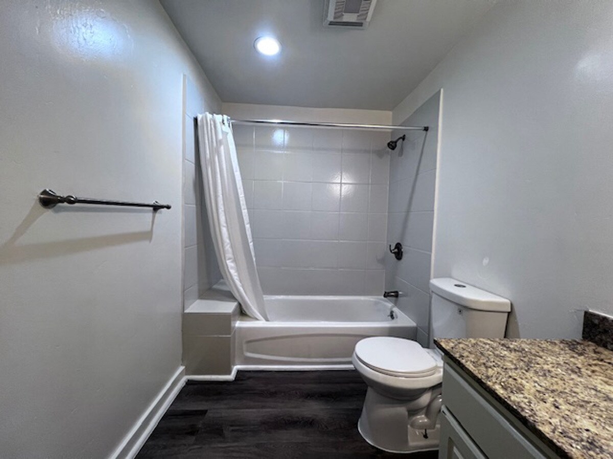 Building Photo - 731 Willow St