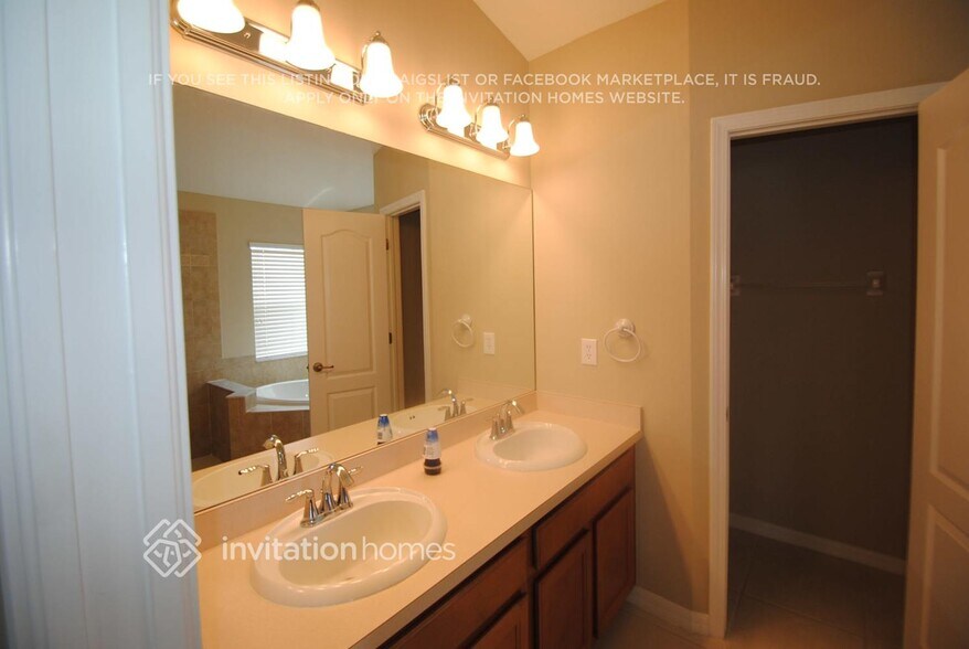 Building Photo - 13528 Fladgate Mark Drive