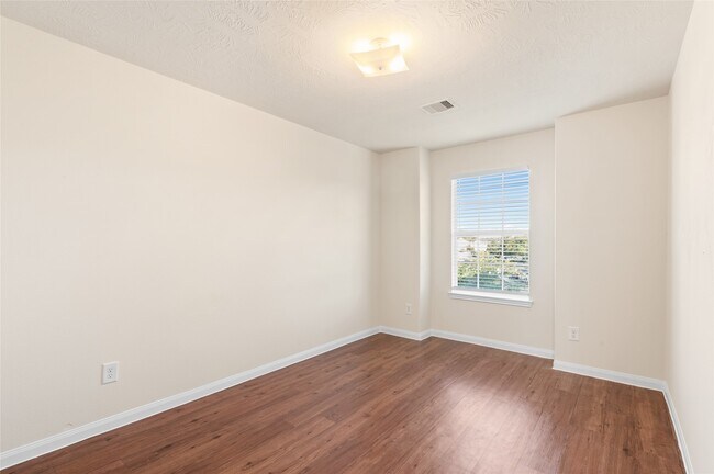 Building Photo - 15606 Kiplands Bend Dr