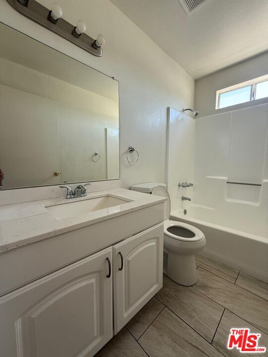 Building Photo - 505 S Verdugo Rd