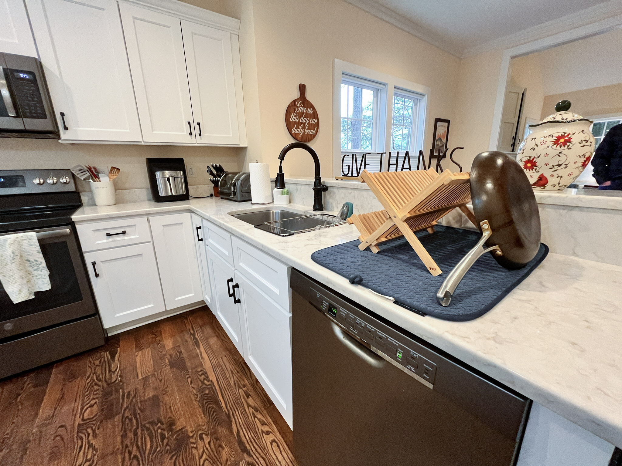 Sink and dishwasher - 426 Sheldon Rd