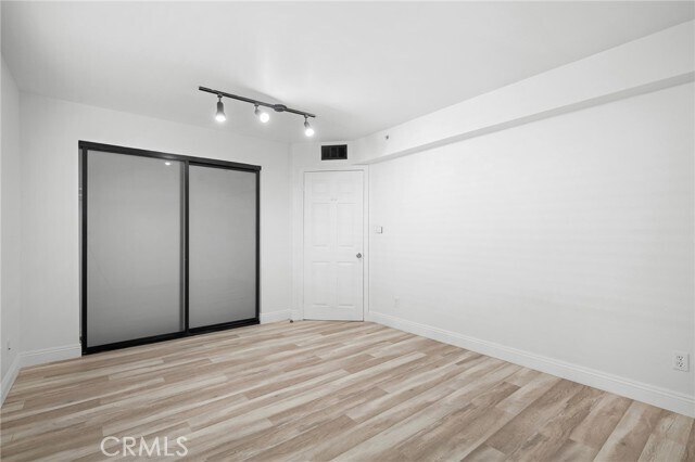 Building Photo - 1116 E Palmer Ave