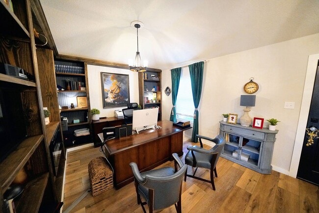 Building Photo - Upgraded Single-Story Home in the Desirable Vista Ridge Subdivision - Realtor Commission: $600