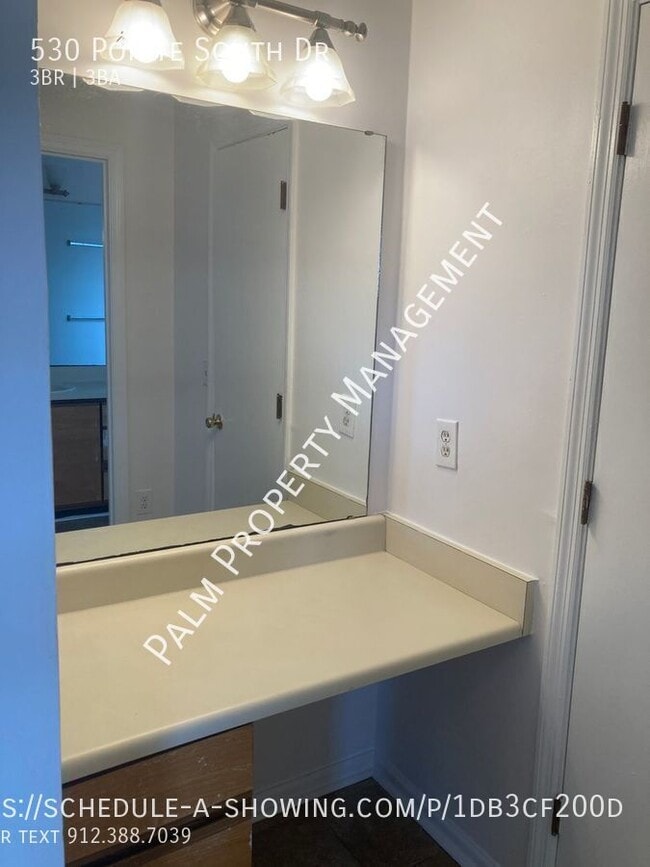 Building Photo - 530 Pointe S Dr