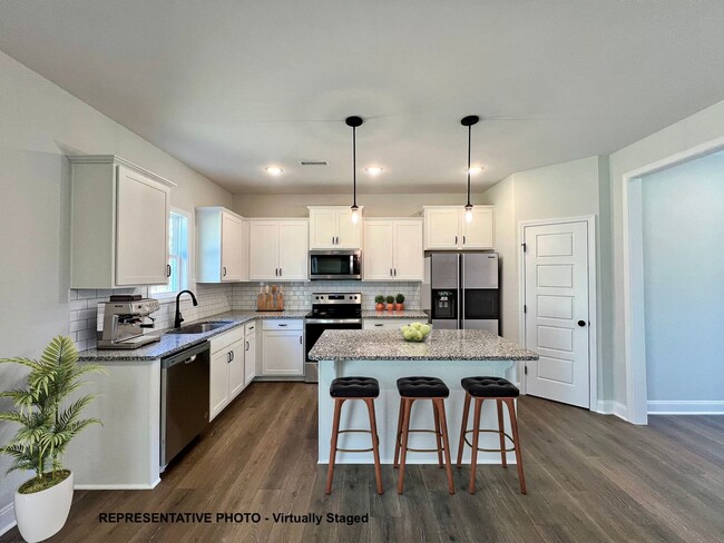 Primary Photo - 4 Bedroom Home-Move in Special *$500 Visa ...