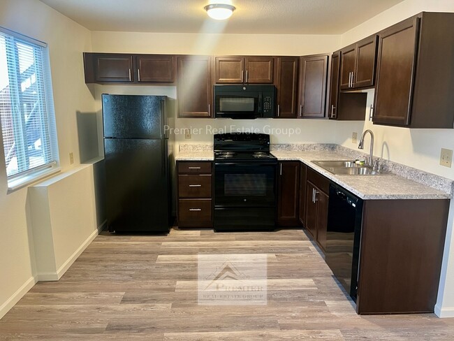 Building Photo - 1013 Western Dr