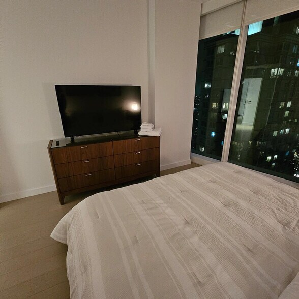 Building Photo - 1626 Broadway-SI ID1461706P