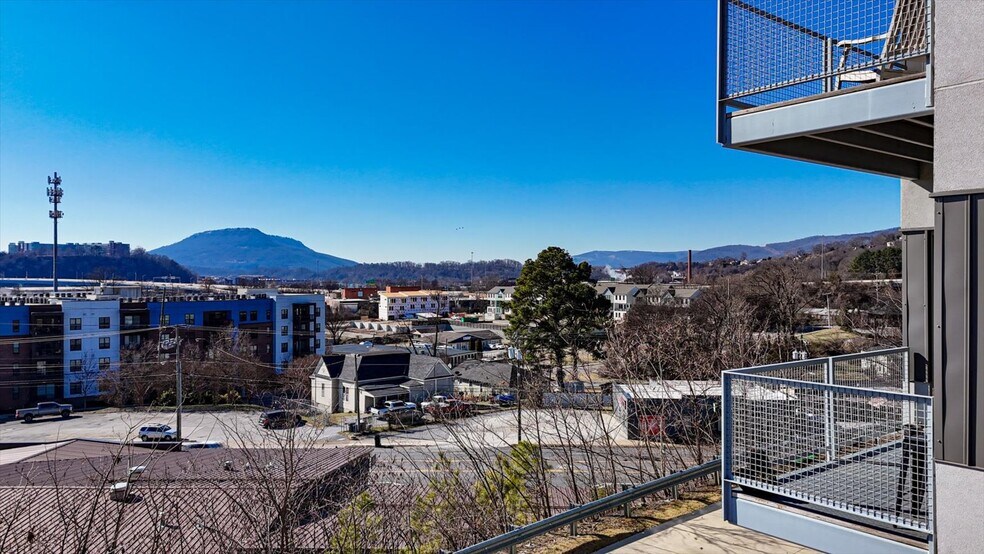 Building Photo - 411 Fairpoint St