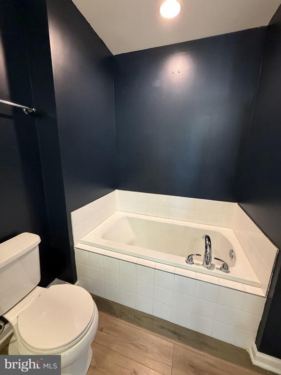 Building Photo - 40 Orch Grn Dr