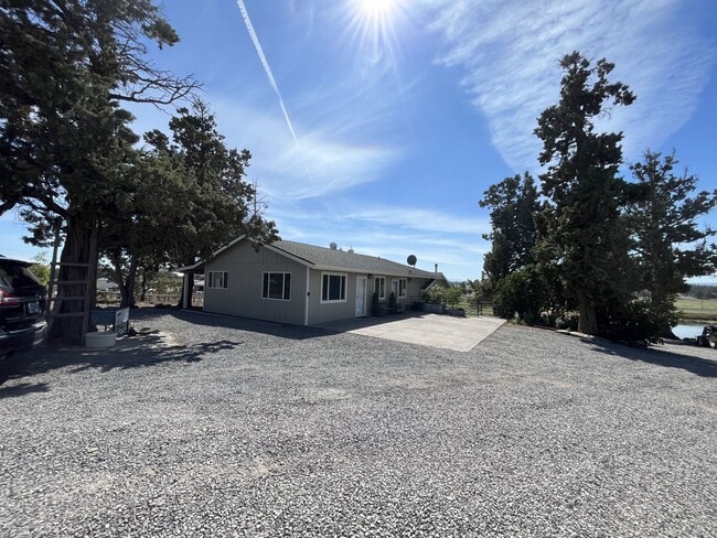 Building Photo - FOR RENT - FURNISHED SHORT TERM STUDIO LOCATED ON A RANCH