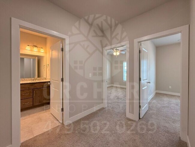 Building Photo - EP 6 | Townhome with Garage in Siloam Springs!