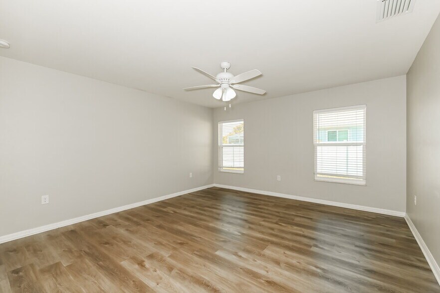 Building Photo - 626 SW 22nd Terrace