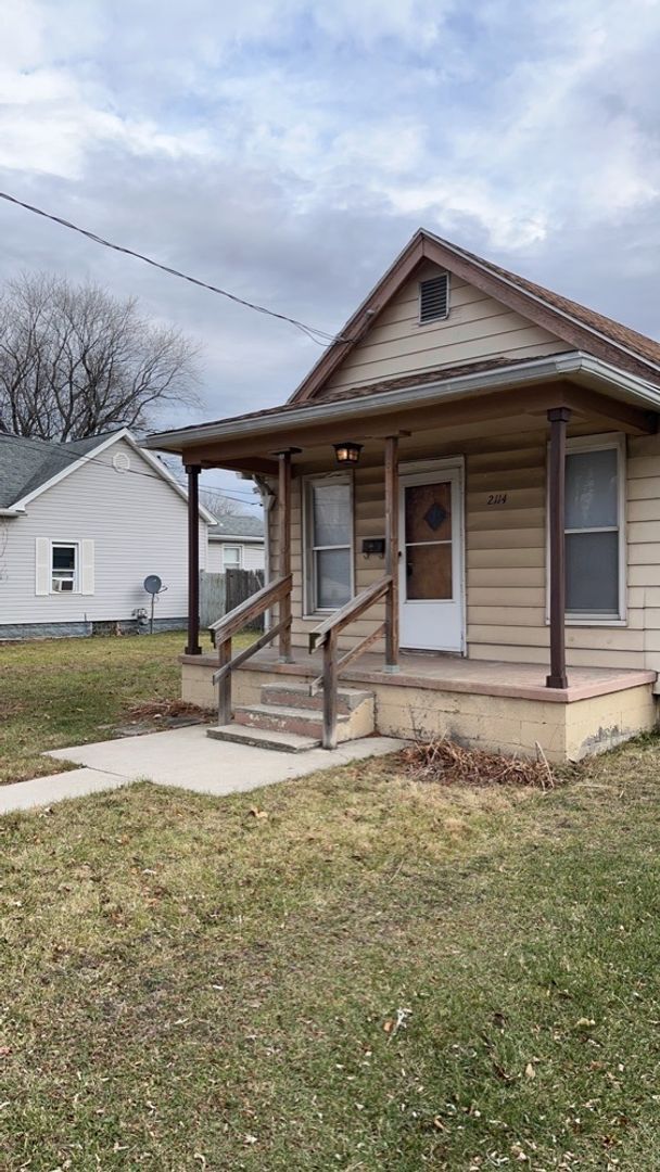 Primary Photo - 2 Bedroom House