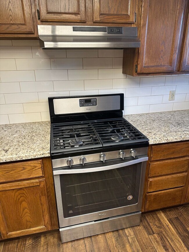 Building Photo - 1622 S Peppertree Ct