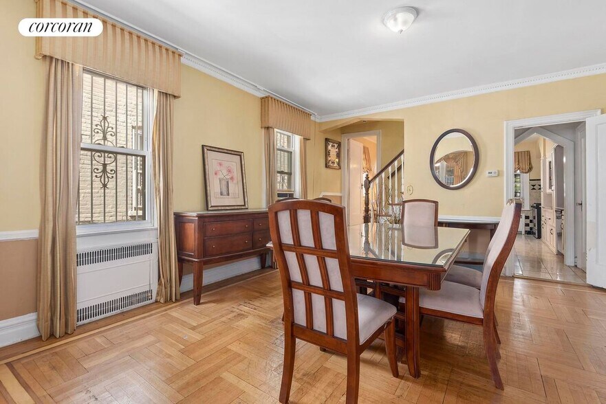 Building Photo - 5715 Snyder Ave