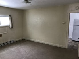 Building Photo - 200 E Emaus St