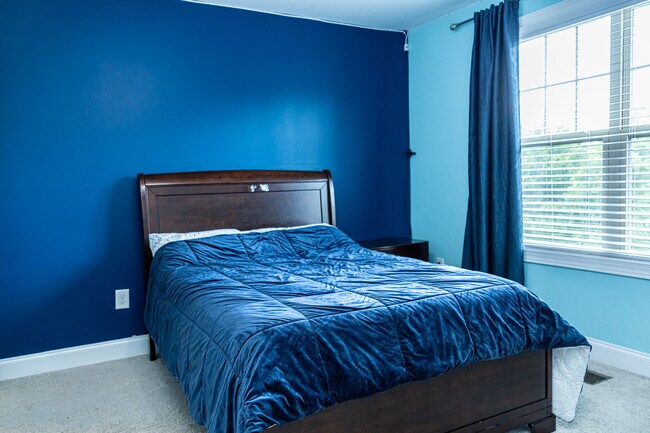 Building Photo - 5016 Trembath Ln