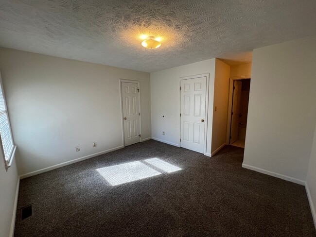 Building Photo - 1016 Ancestry Dr