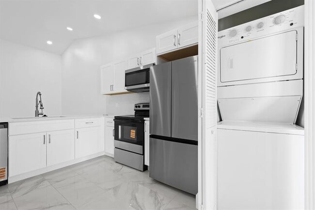 Building Photo - 8580 NW 32nd St