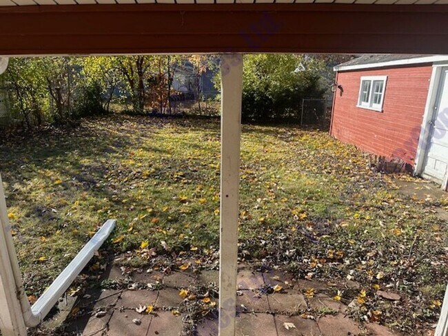 Building Photo - 2bd 1ba House Available for Sublease Octob...
