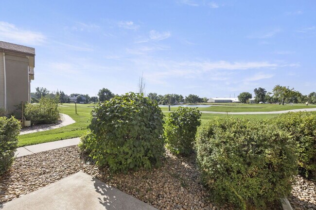 Building Photo - "Chic & Spacious 2-Bed, 2-Bath Condo with Granite Elegance in Littleton!"