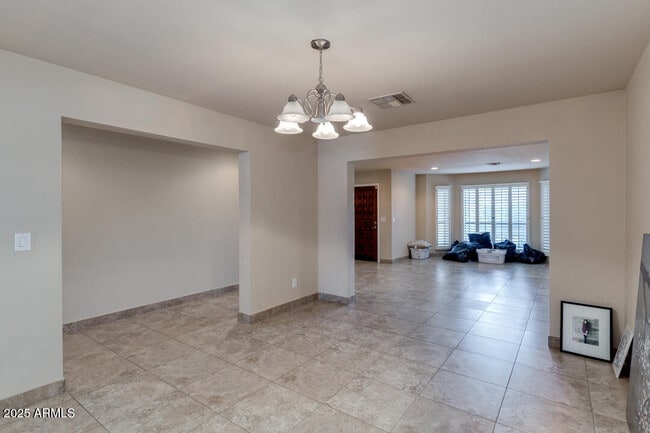 Building Photo - 6768 E Grandview Dr