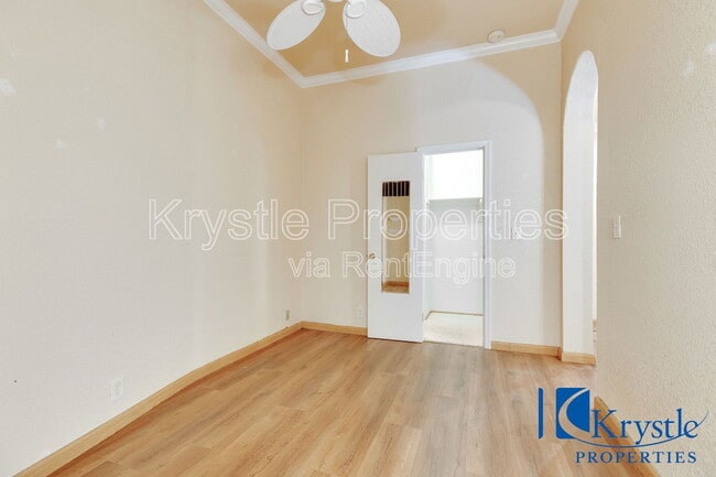 Building Photo - 20 Knoll Dr