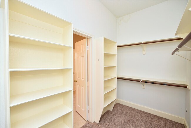 Building Photo - 5830 Hornwood Dr