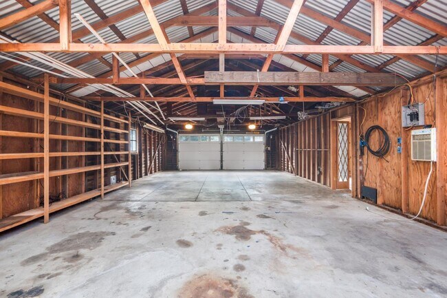 Building Photo - 395 E Dunne Ave